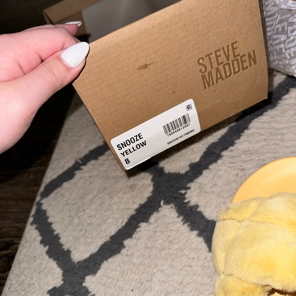 Steven Madden slides - Picture 2 of 4